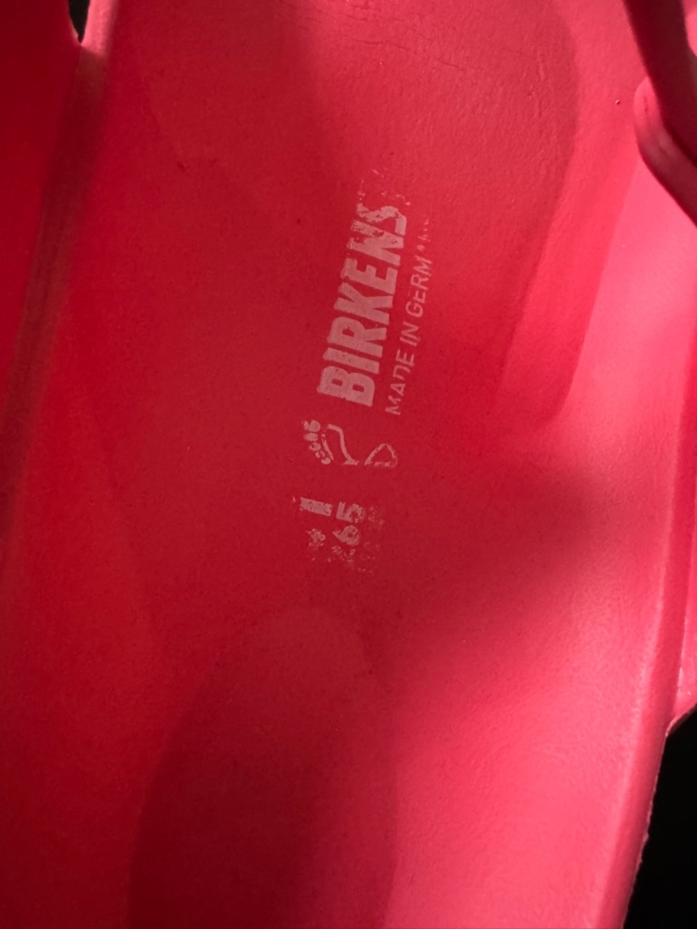 EUC Women’s Birkenstock Gizeh rubber sandals size 41  (US 10.5) color Coral - Picture 5 of 9